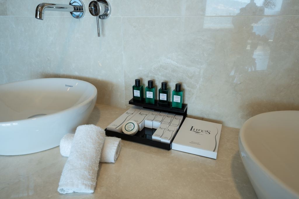 rooms-senior-suite-garden-view-private-pool