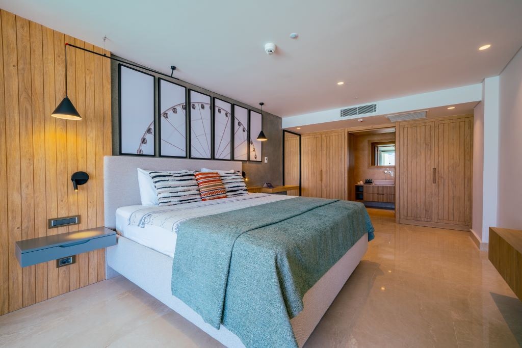 rooms-senior-suite-garden-view-private-pool