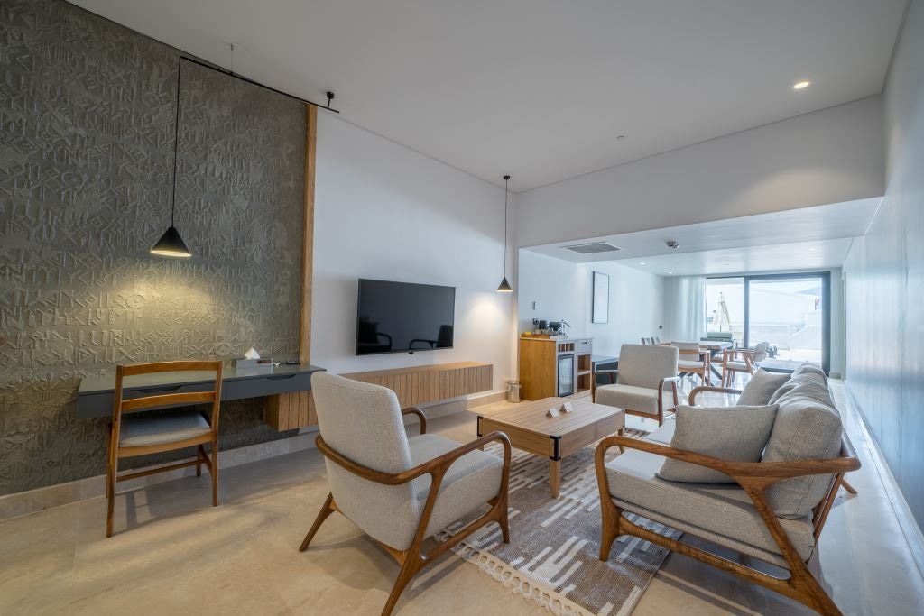 rooms-senior-suite-garden-view-private-pool