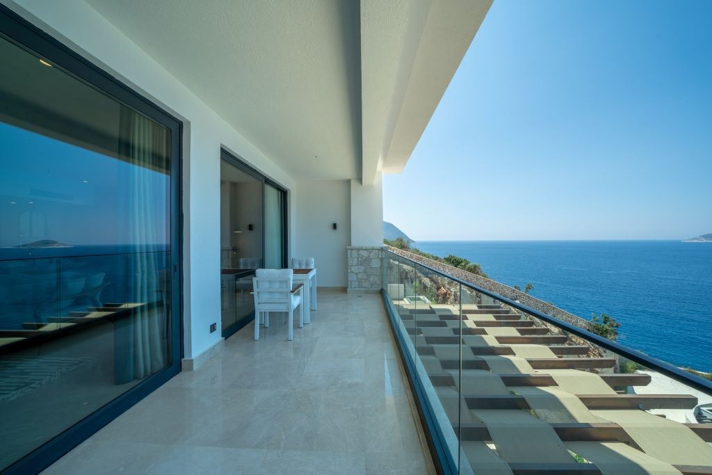rooms-superior-sea-view-room