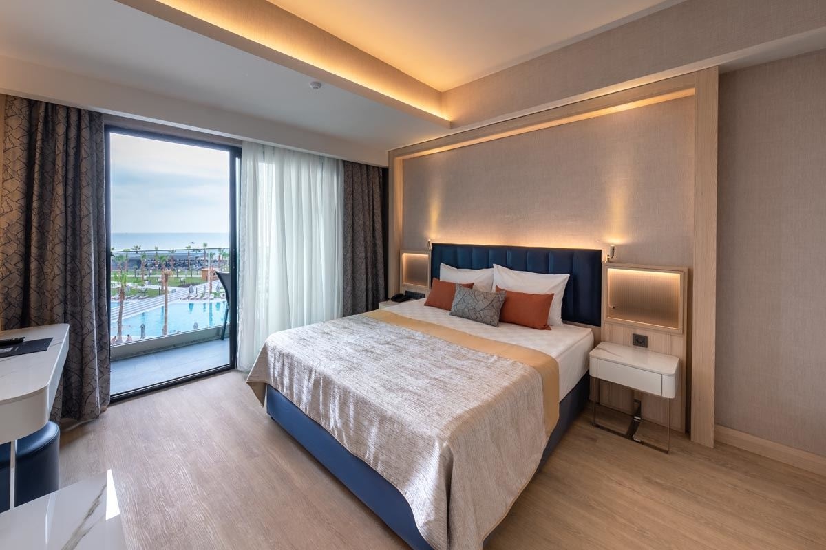 rooms-family-superior-swimup-sea-view