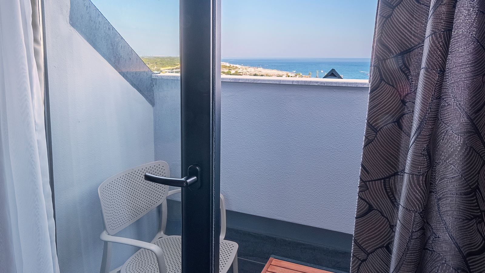 rooms-tiny-attic-land-view