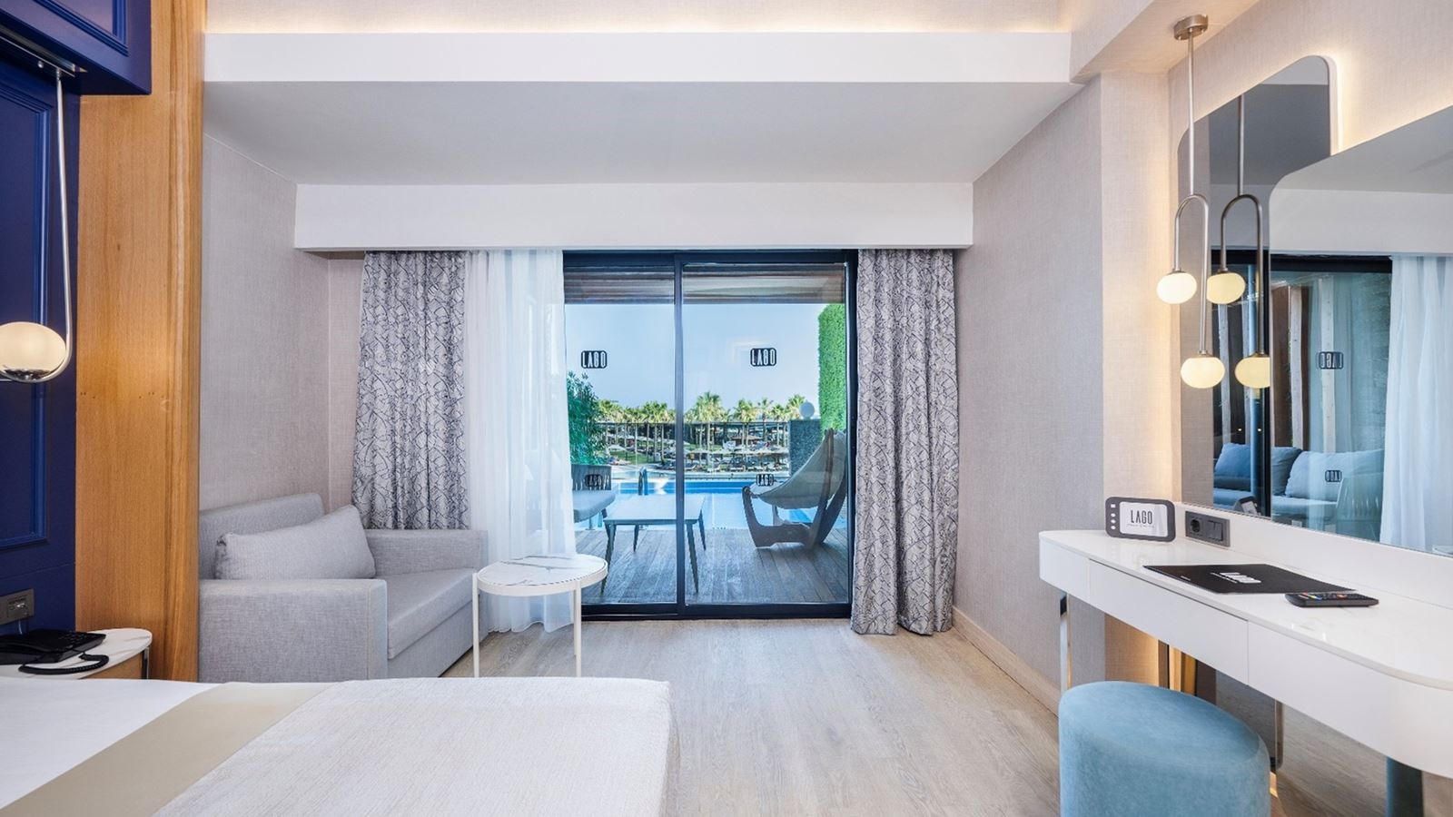 rooms-family-swim-up