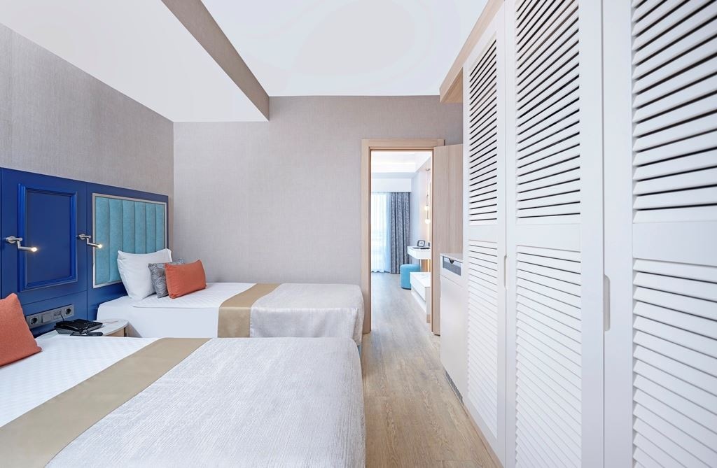 rooms-family-swim-up-sea-view