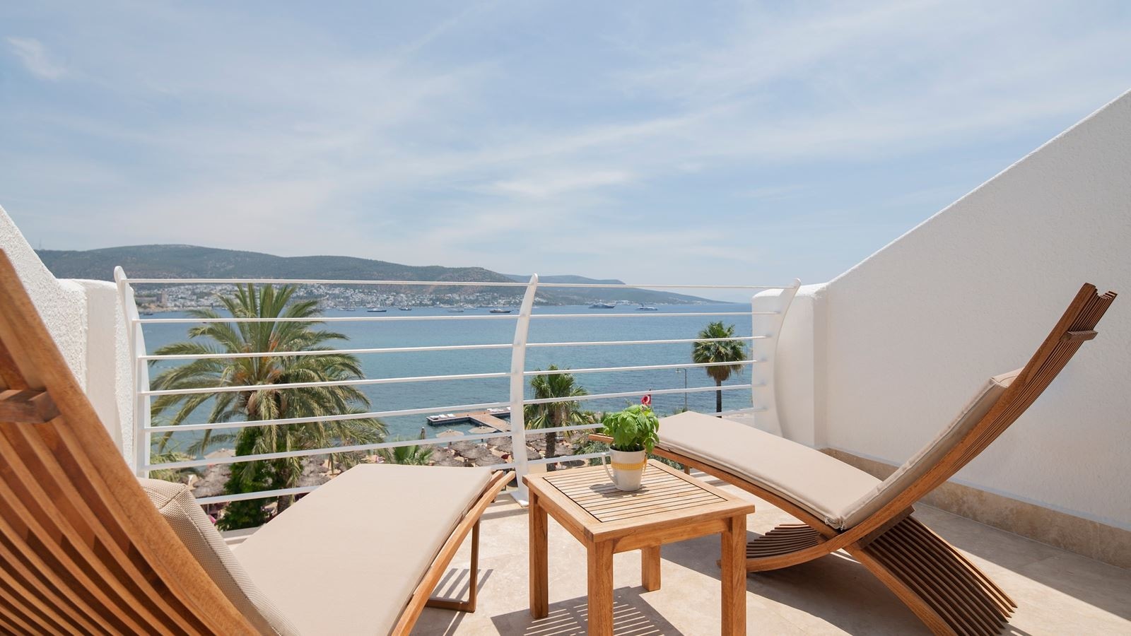 rooms-standard-double-or-twin-room-seaview-with-balcony