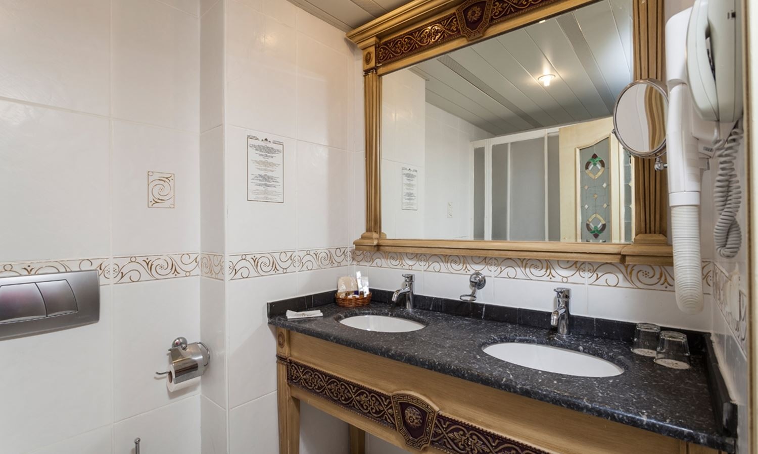 rooms-standart-oda-kara-manzarali