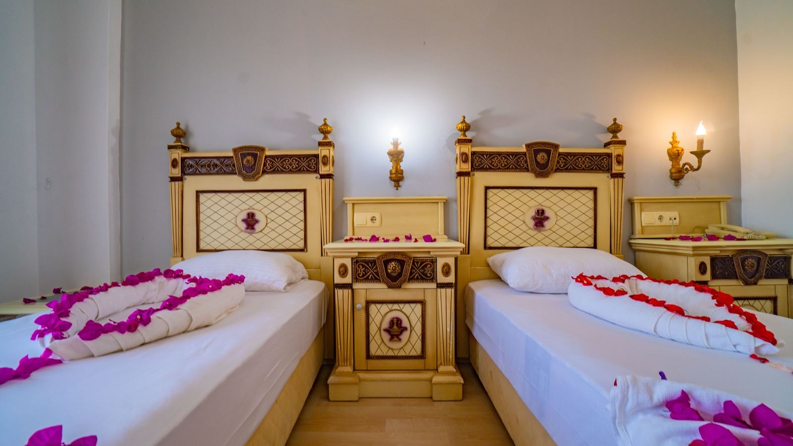 rooms-standart-oda-kara-manzarali