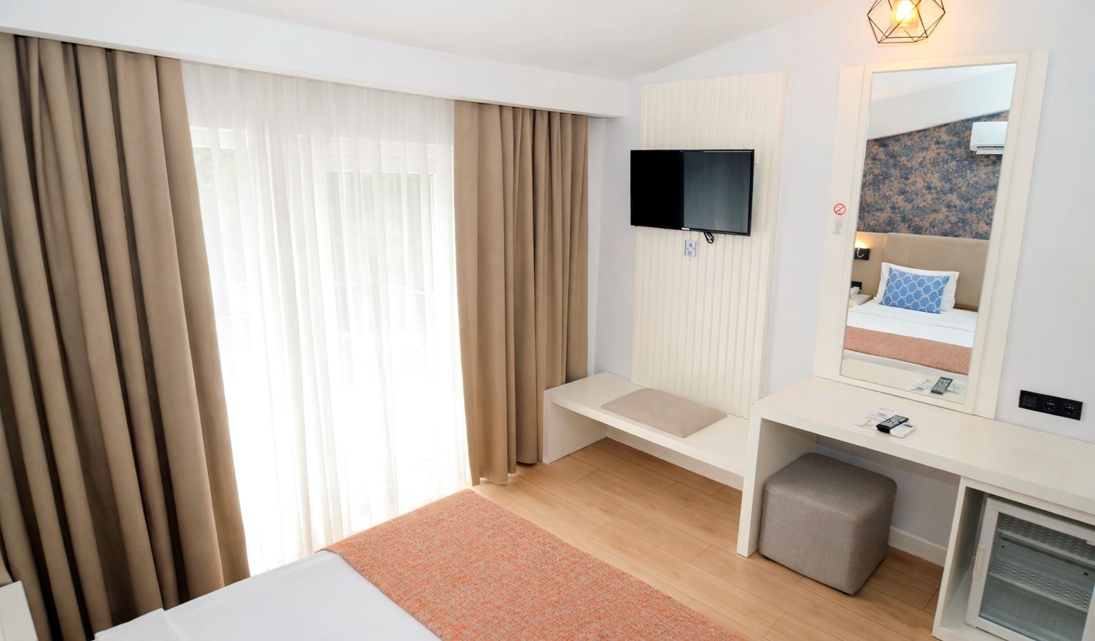 rooms-standard-dbl-room