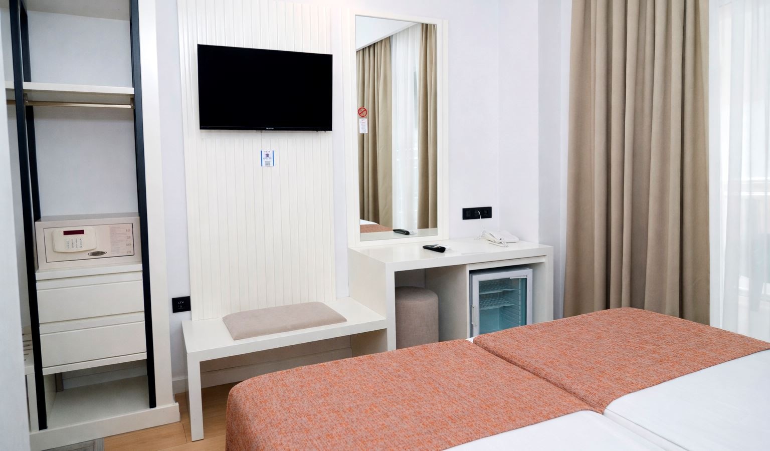 rooms-standard-dbl-room