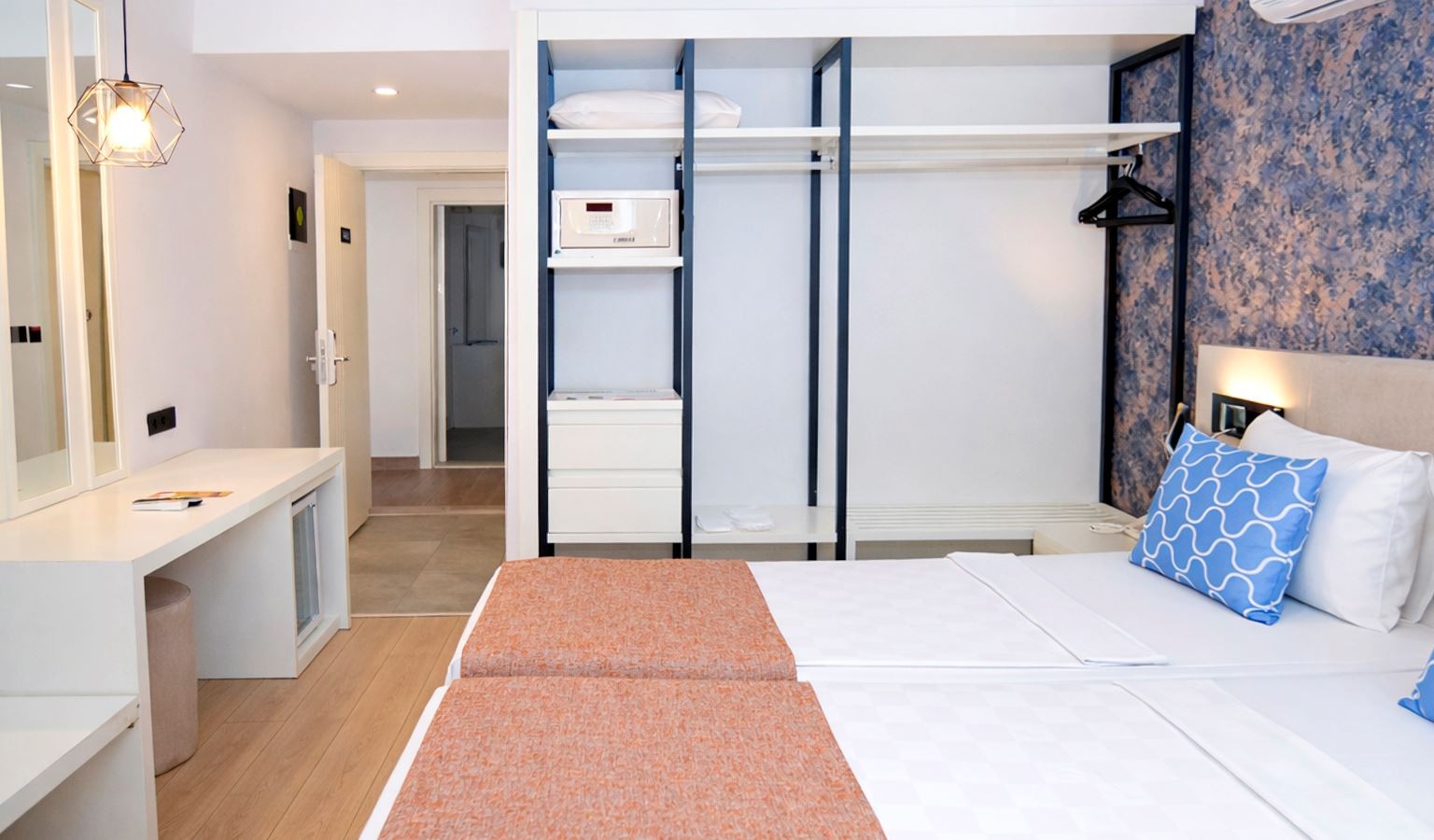 rooms-standard-room-no-balcony