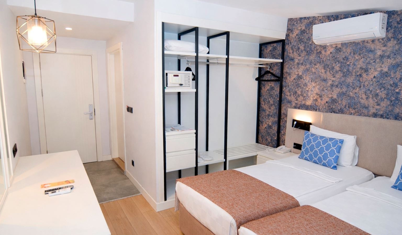 rooms-standard-room-no-balcony