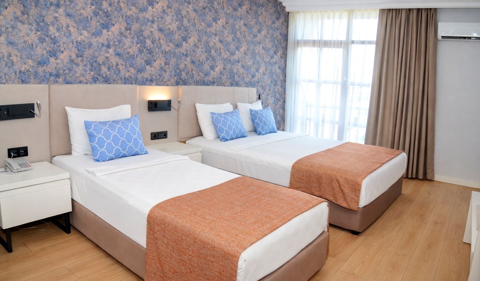 rooms-standard-room-no-balcony