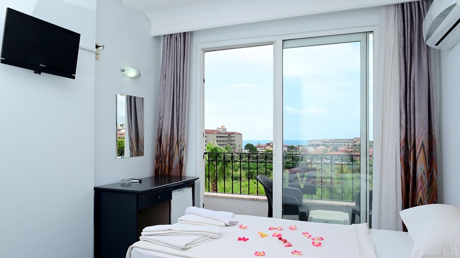 rooms-economy-room
