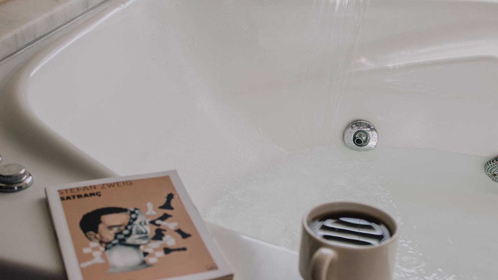 rooms-jakuzili-junior-suit