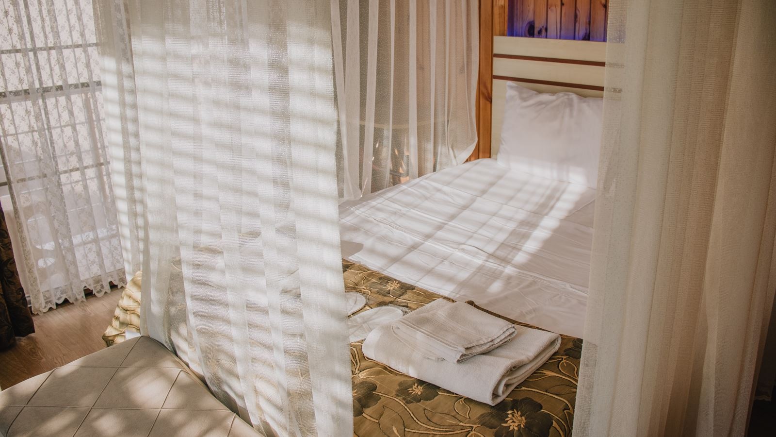 rooms-jakuzili-junior-suit