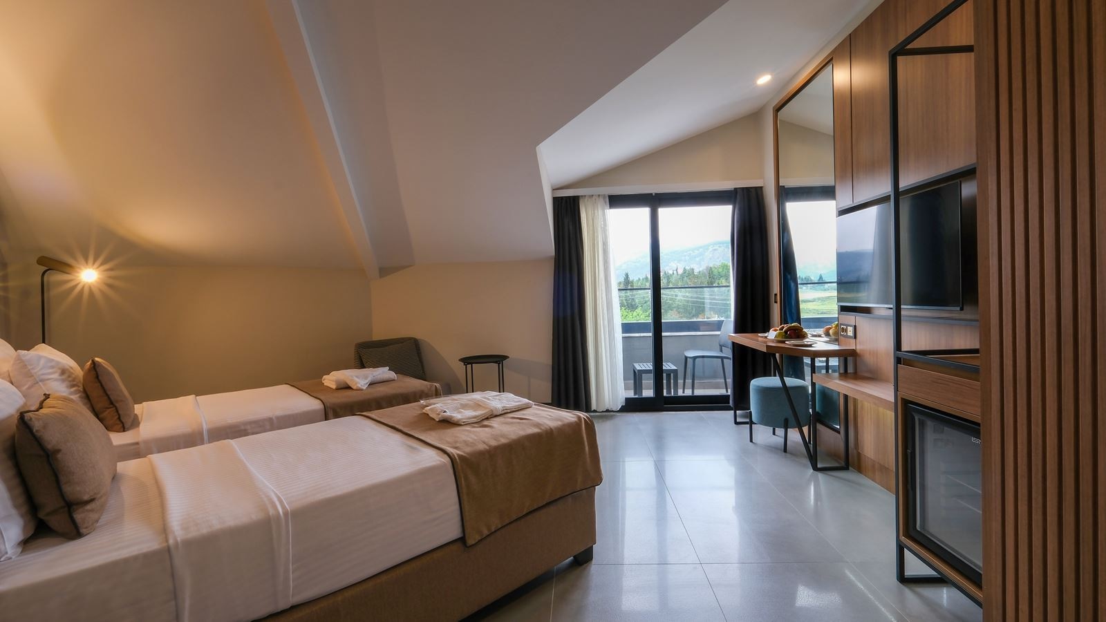 rooms-connection-suit