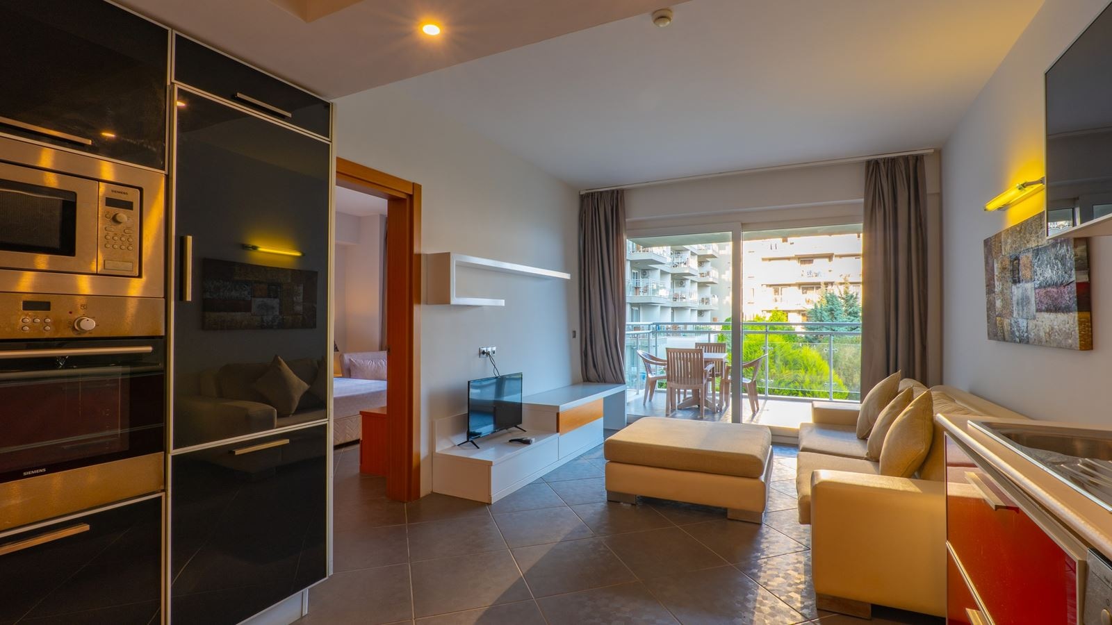 rooms-1+1-family-room-with-bunkbed