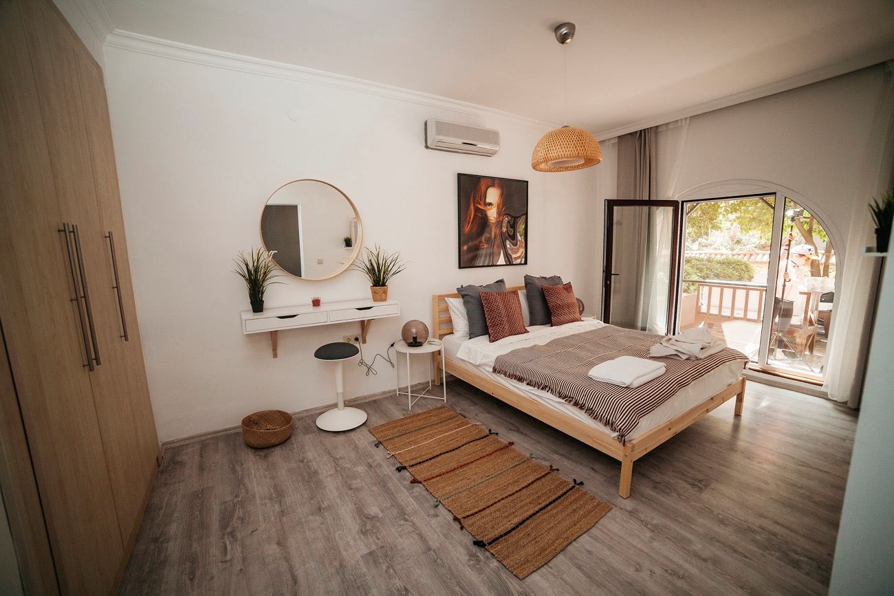 rooms-studio-with-garden-terrace