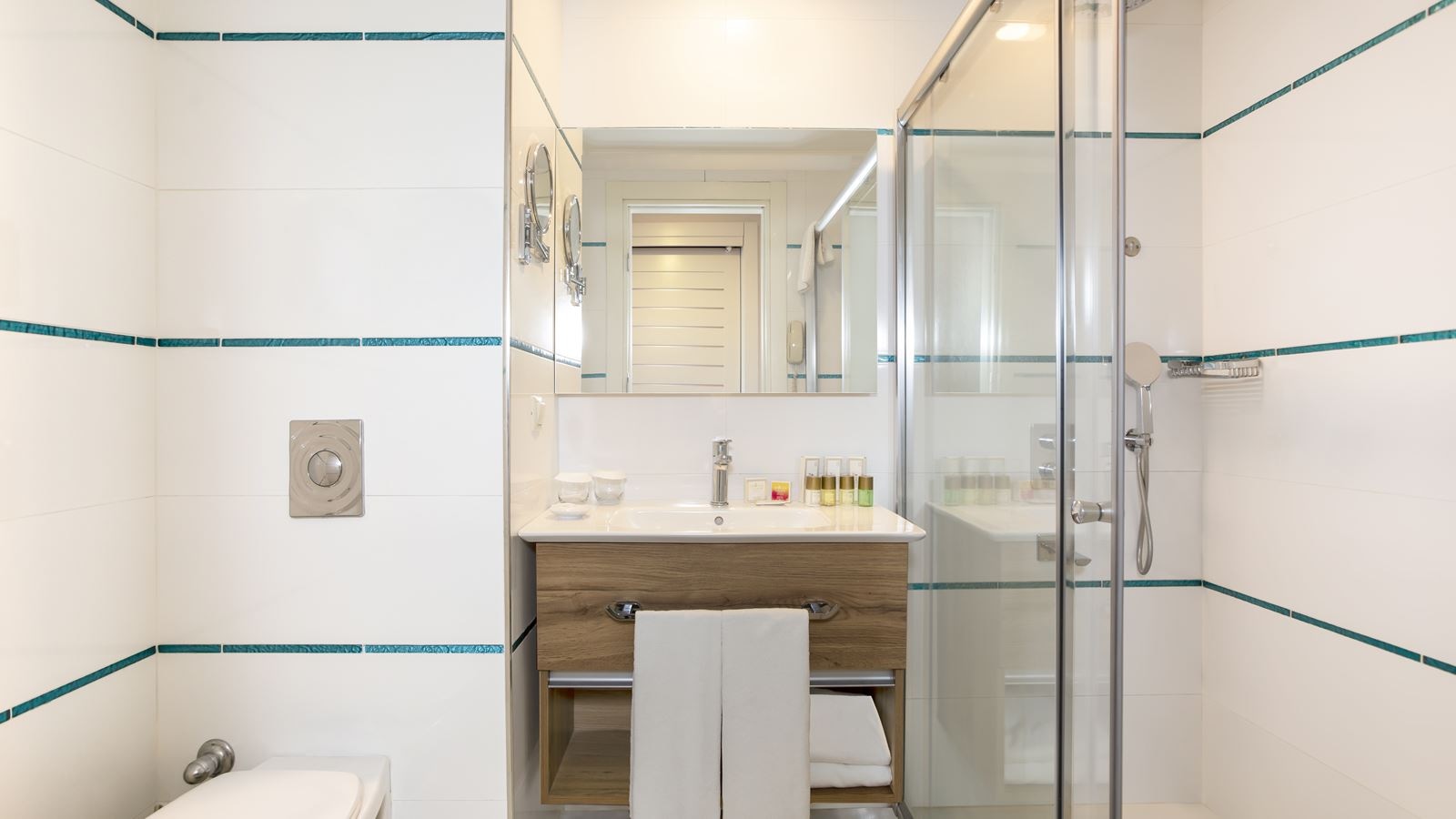 rooms-couple-standard-room-land-view