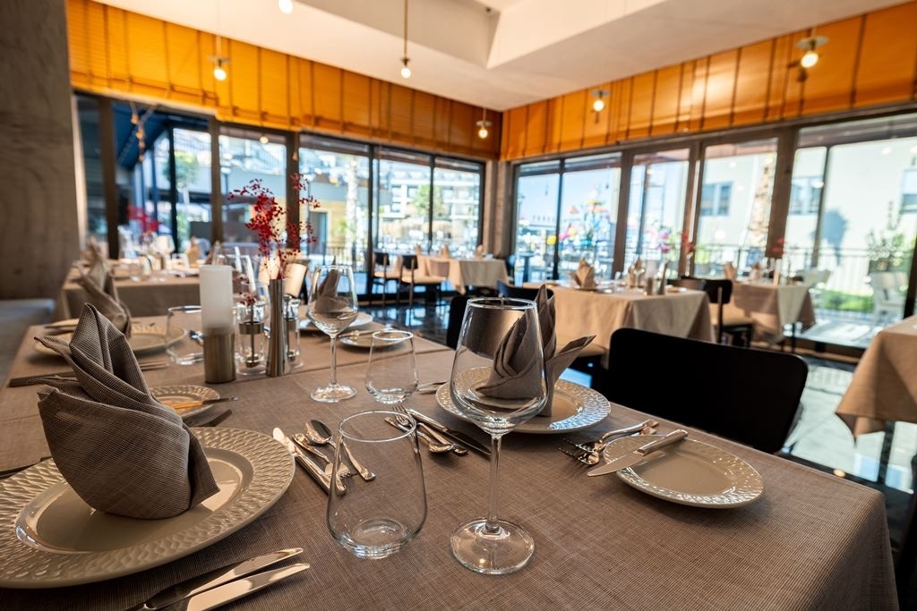 restaurants-she--he-adult-restaurant