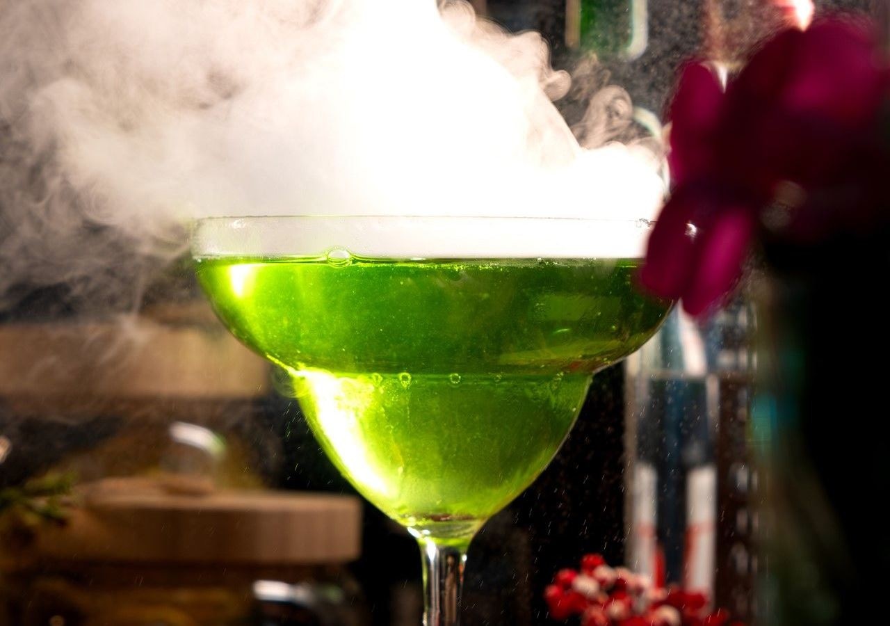 bars-signature-pool-bar