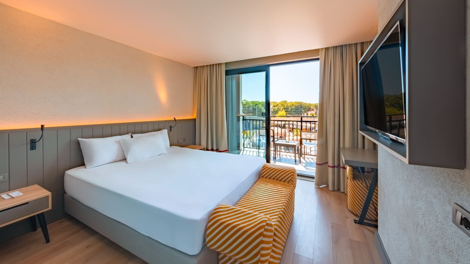 rooms-family-room-with-slide-door