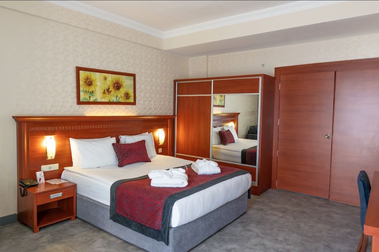 rooms-standard-land-view