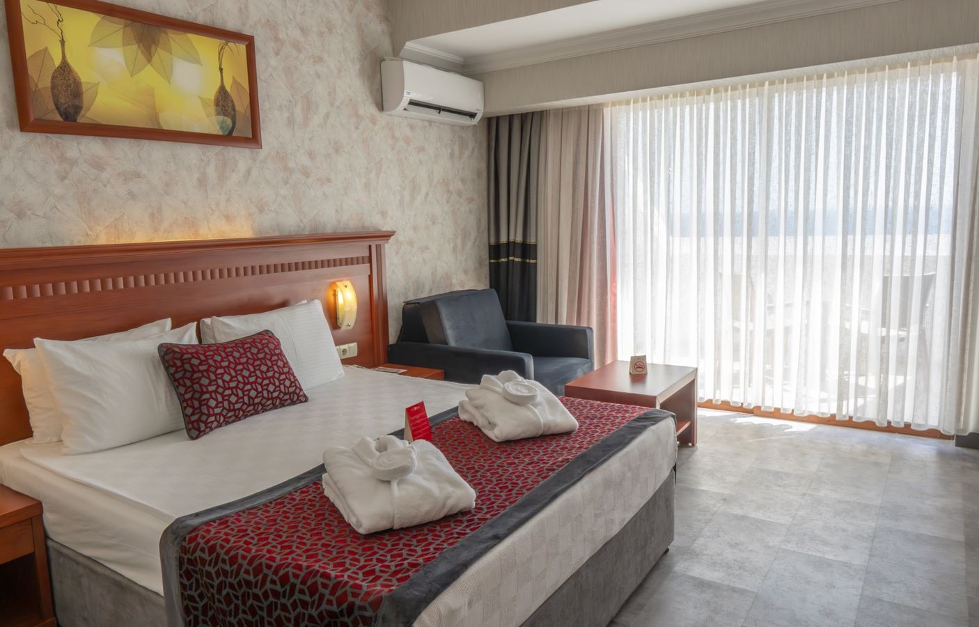 rooms-standard-side-sea-view