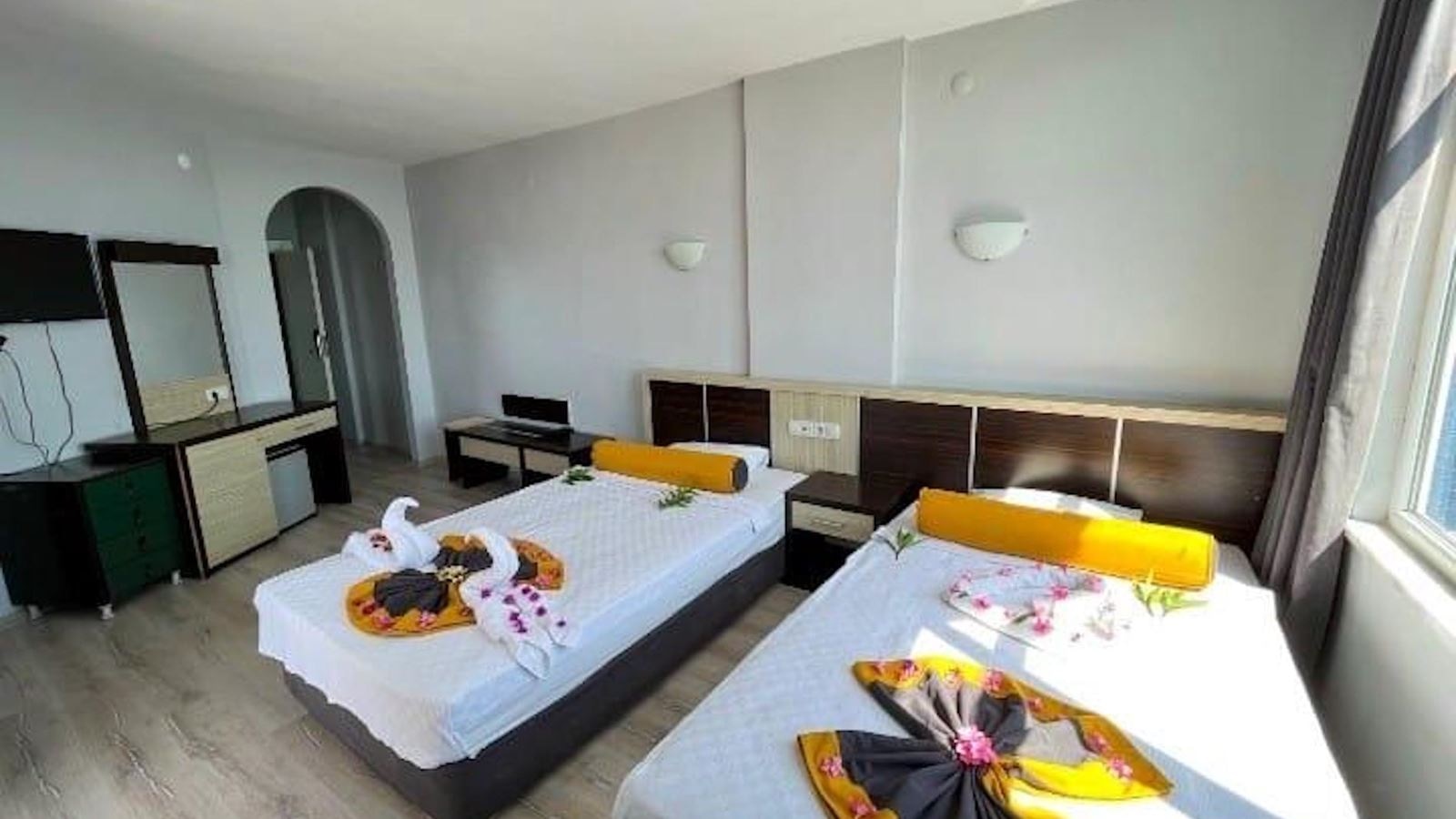 rooms-semt-luna-beach-hotel-room