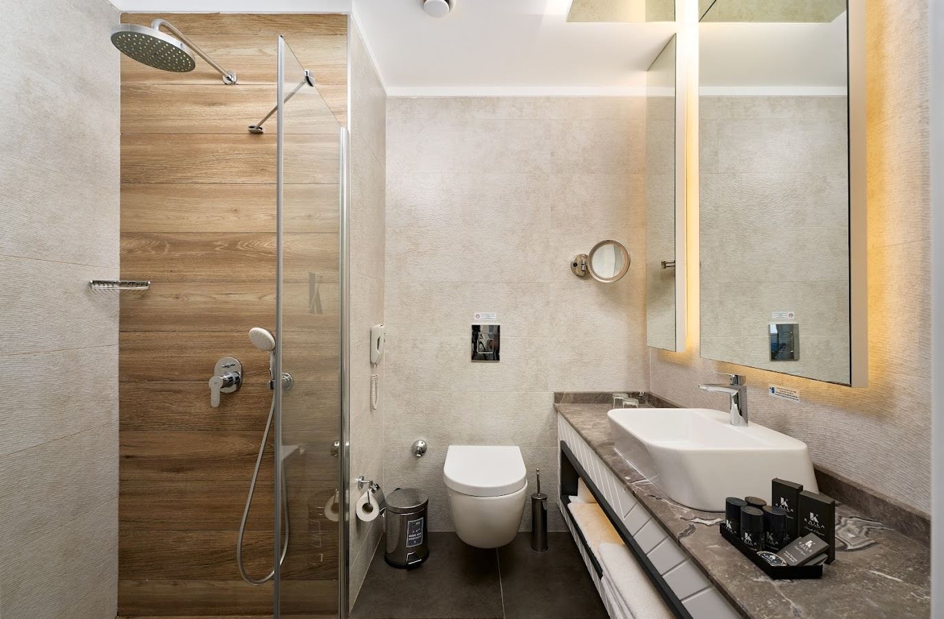 rooms-standard-deluxe-room