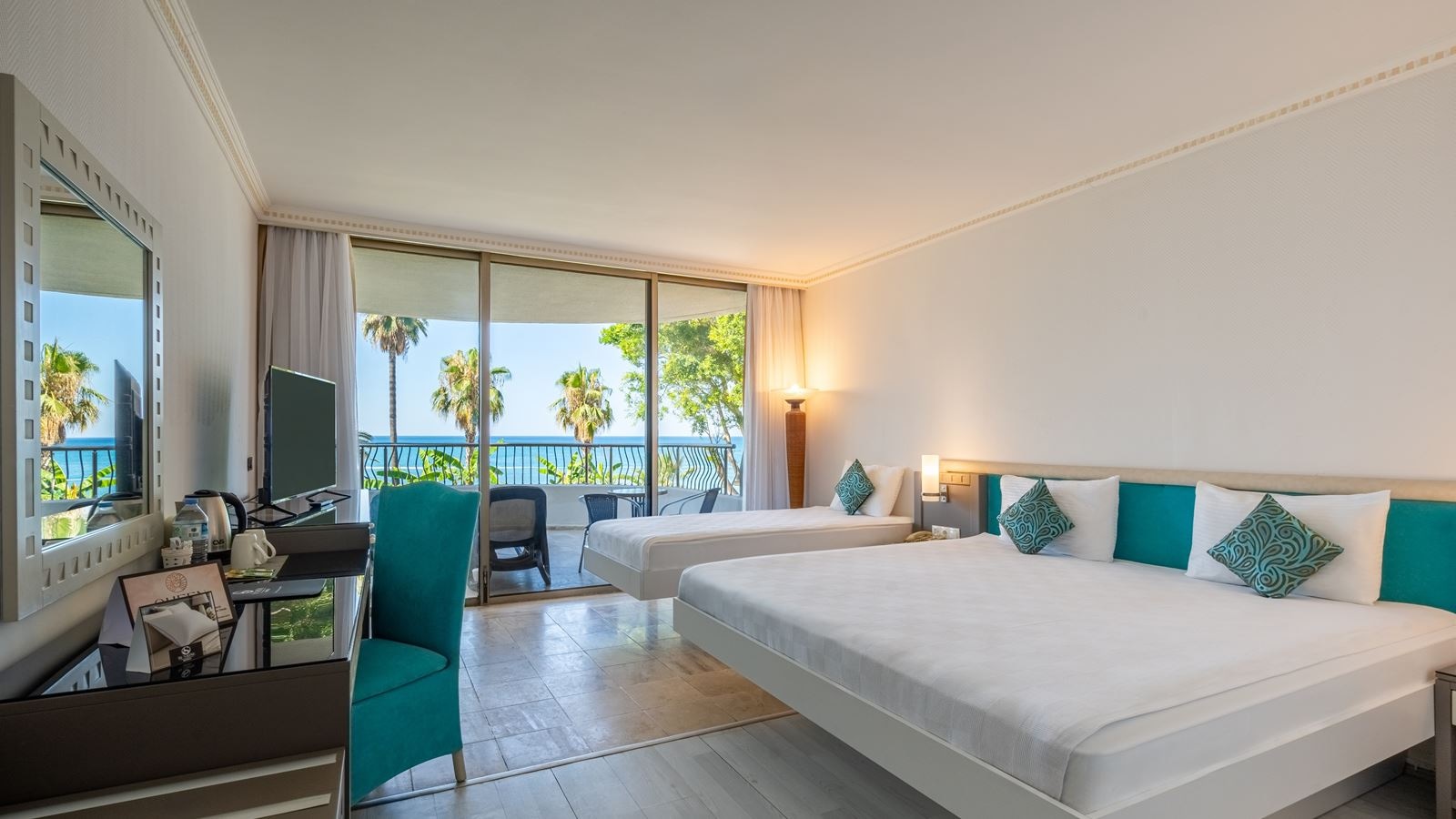 rooms-terrae-de-luxe-room