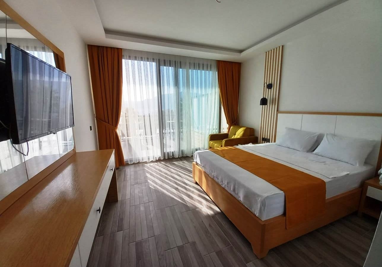 rooms-terrace-deluxe-sea-view-jacuzzi