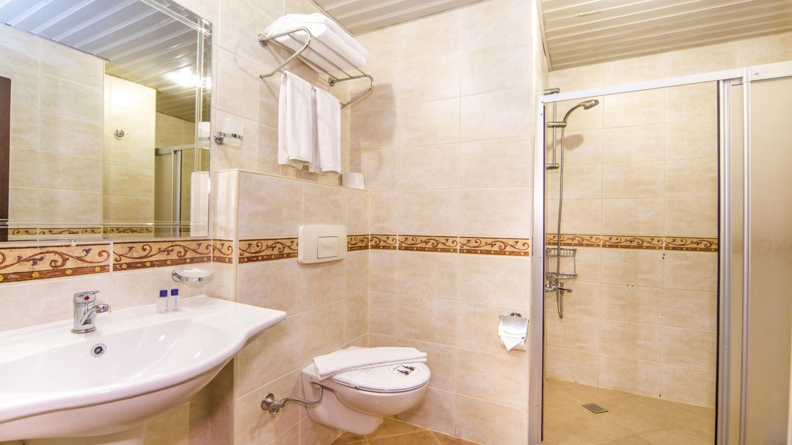 rooms-hotel-standard-room