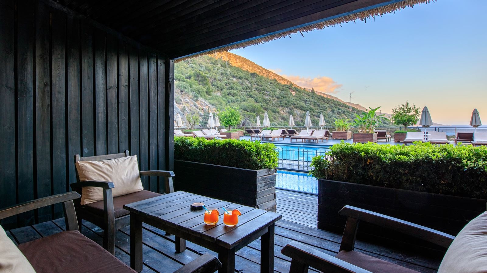 rooms-family-room-2-bedrooms