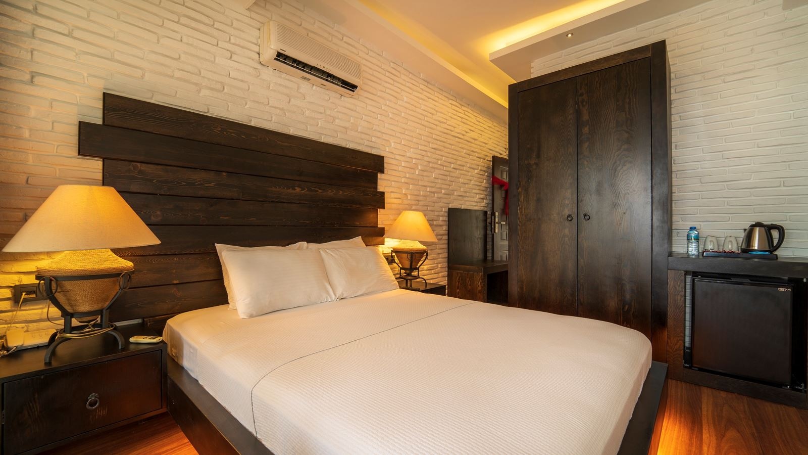 rooms-panoramic--terrace--room-with--jaccuzi