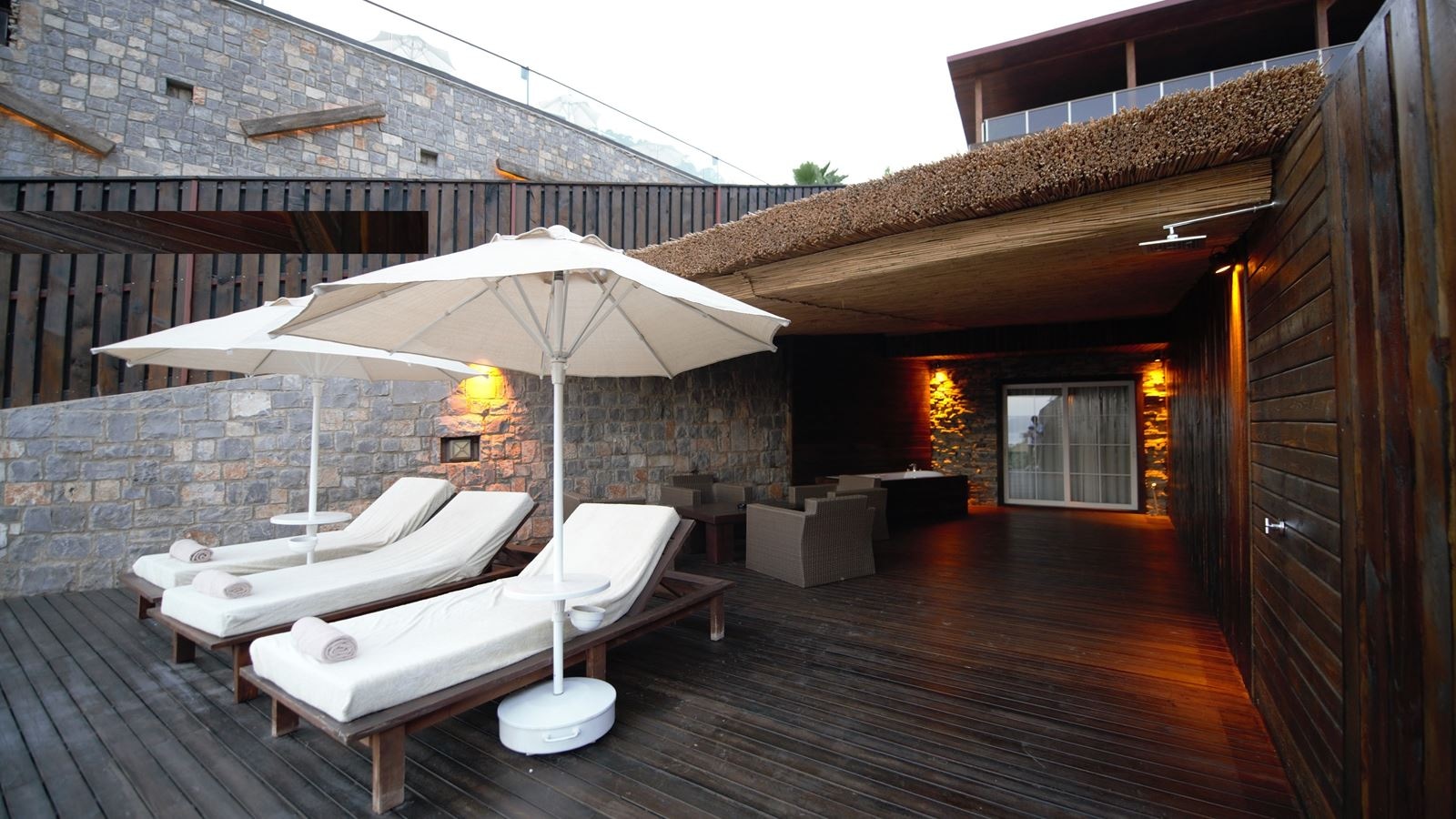 rooms-panoramic--terrace--room-with--jaccuzi