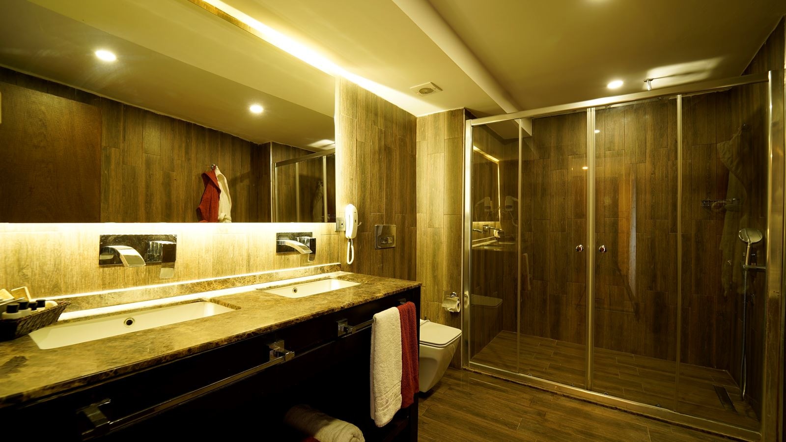 rooms-deluxe-room-terrace