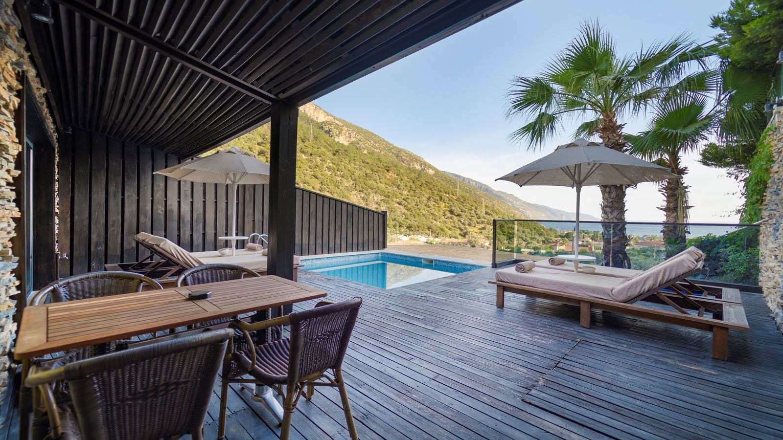 rooms-grand-deluxe-room-with--private-pool