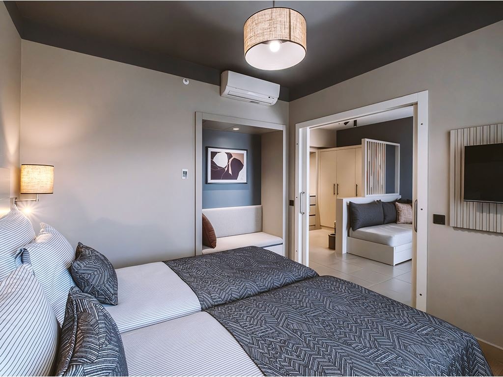 rooms-deluxe-suite-sea-view