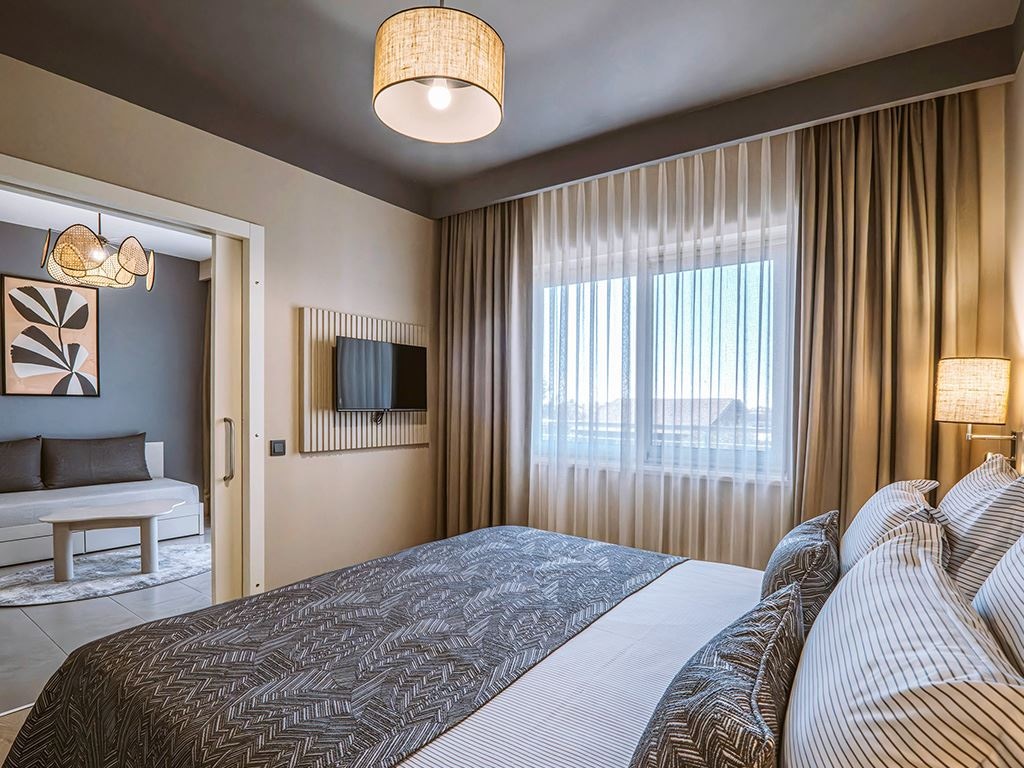 rooms-deluxe-suite-sea-view