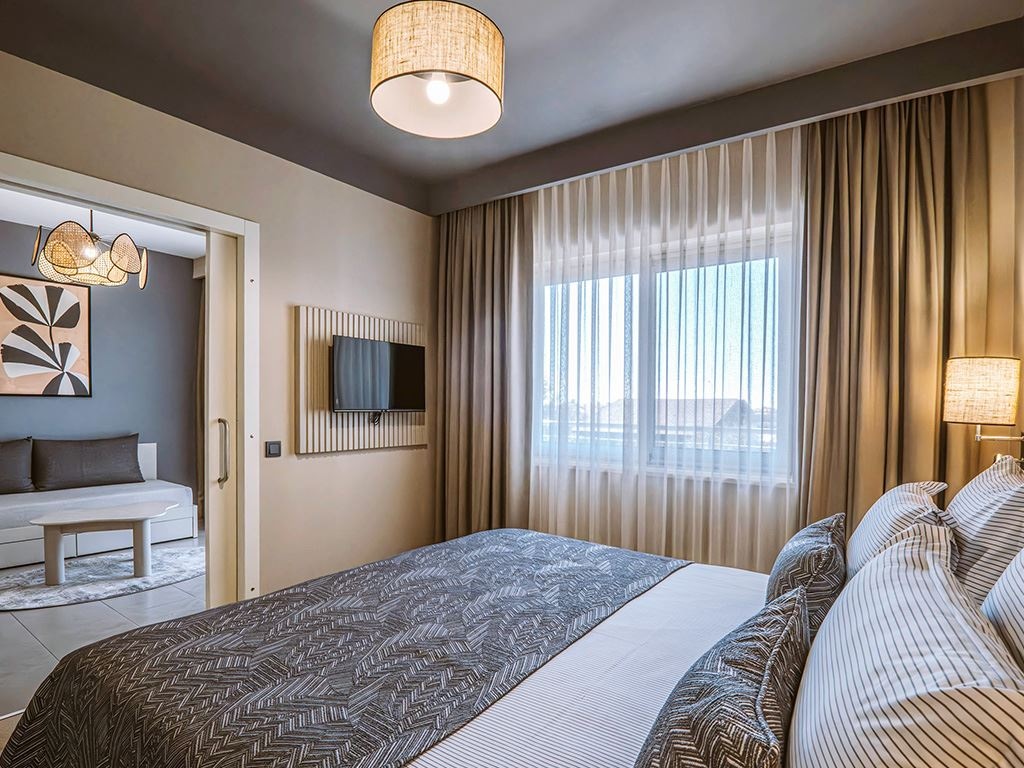 rooms-deluxe-suite-swim-up-adult-only-+12