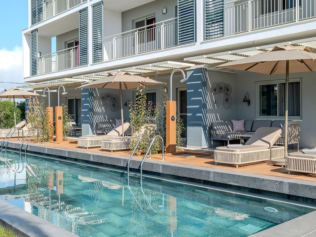 rooms-deluxe-suite-swim-up-adult-only-+12