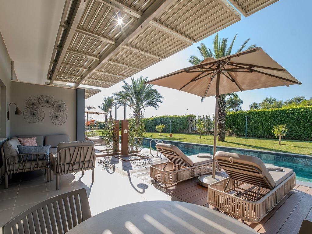 rooms-deluxe-suite-swim-up-adult-only-+12