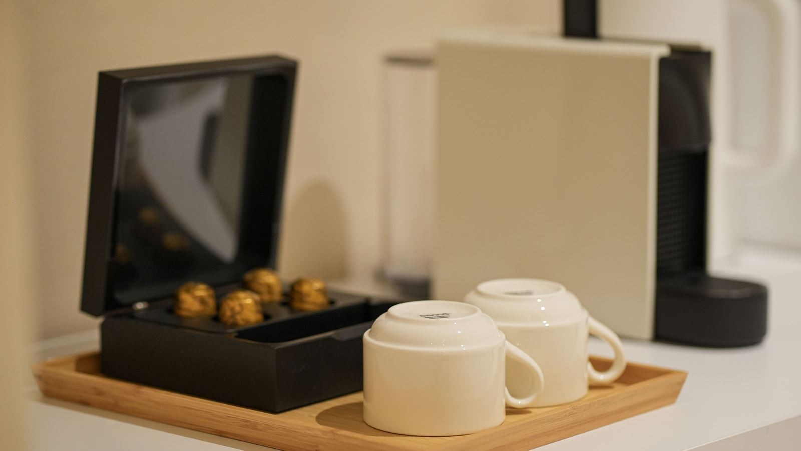 rooms-terrace-with-garden