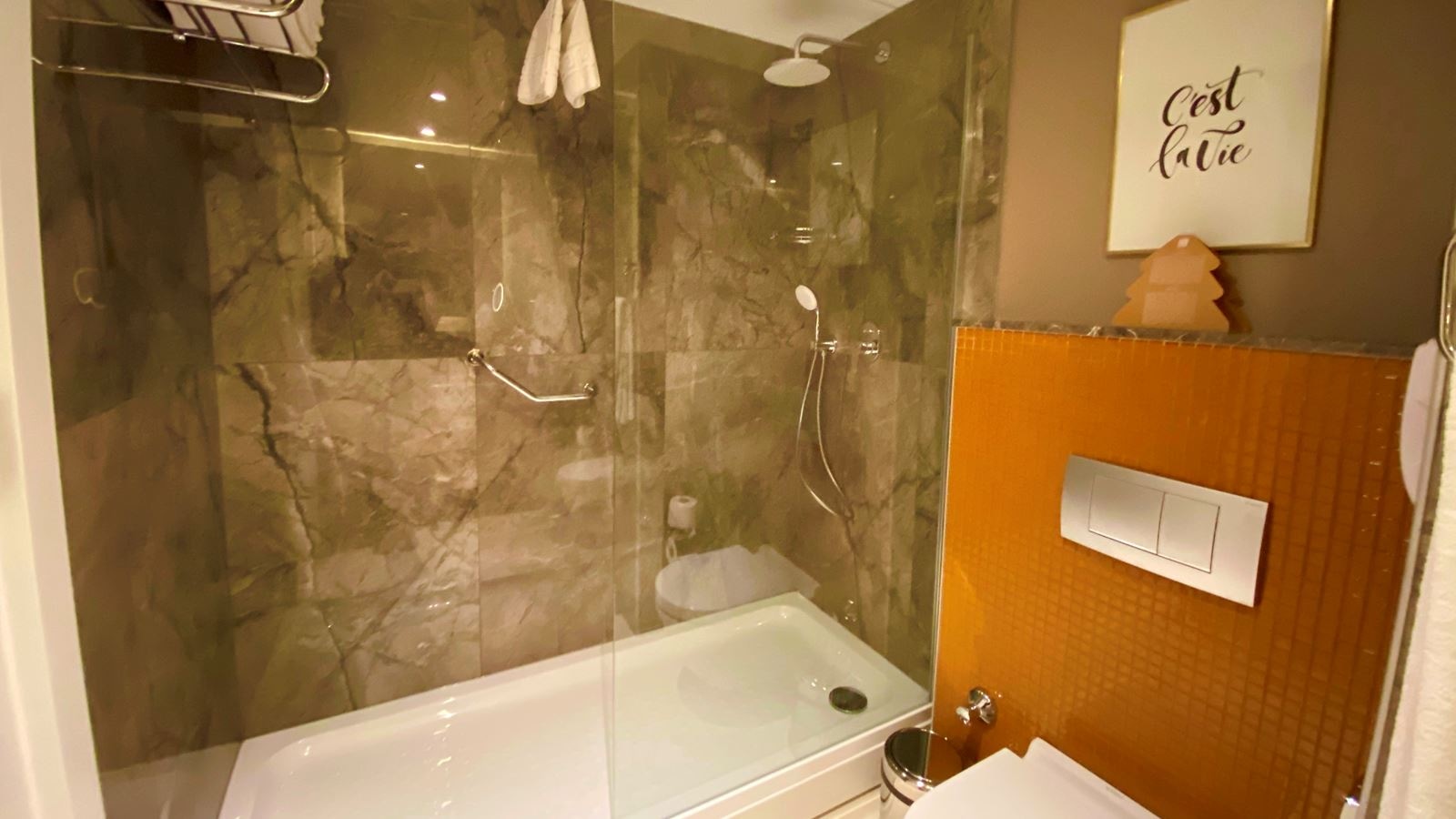 rooms-family-room-with-land-view