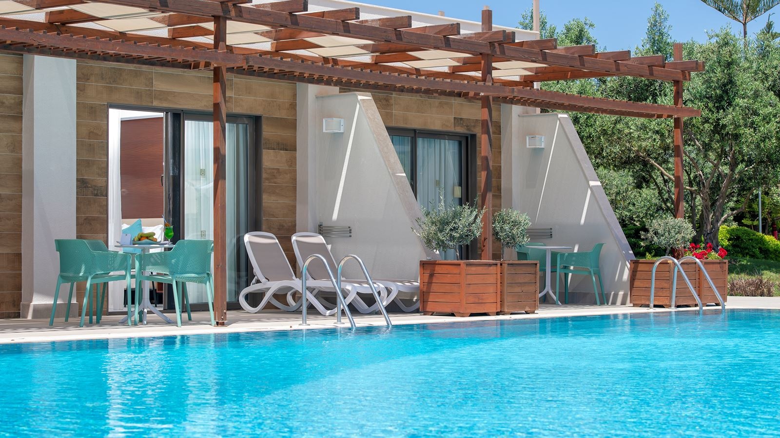 rooms-family-lake-house