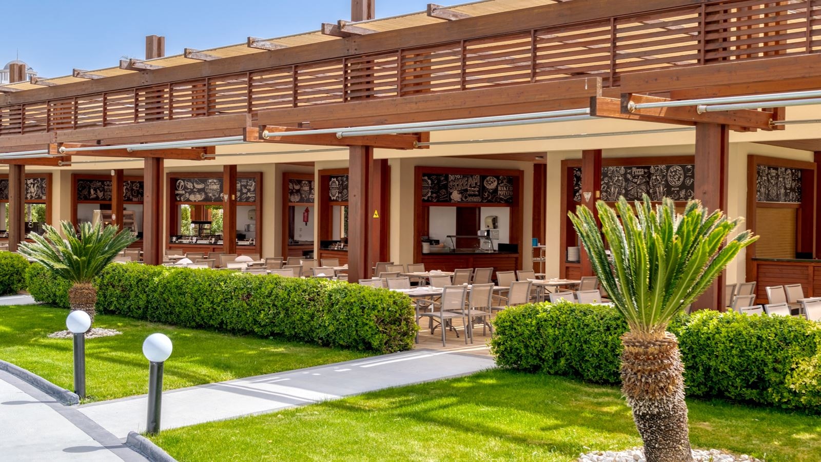 restaurants-enjoy-snack-restaurant