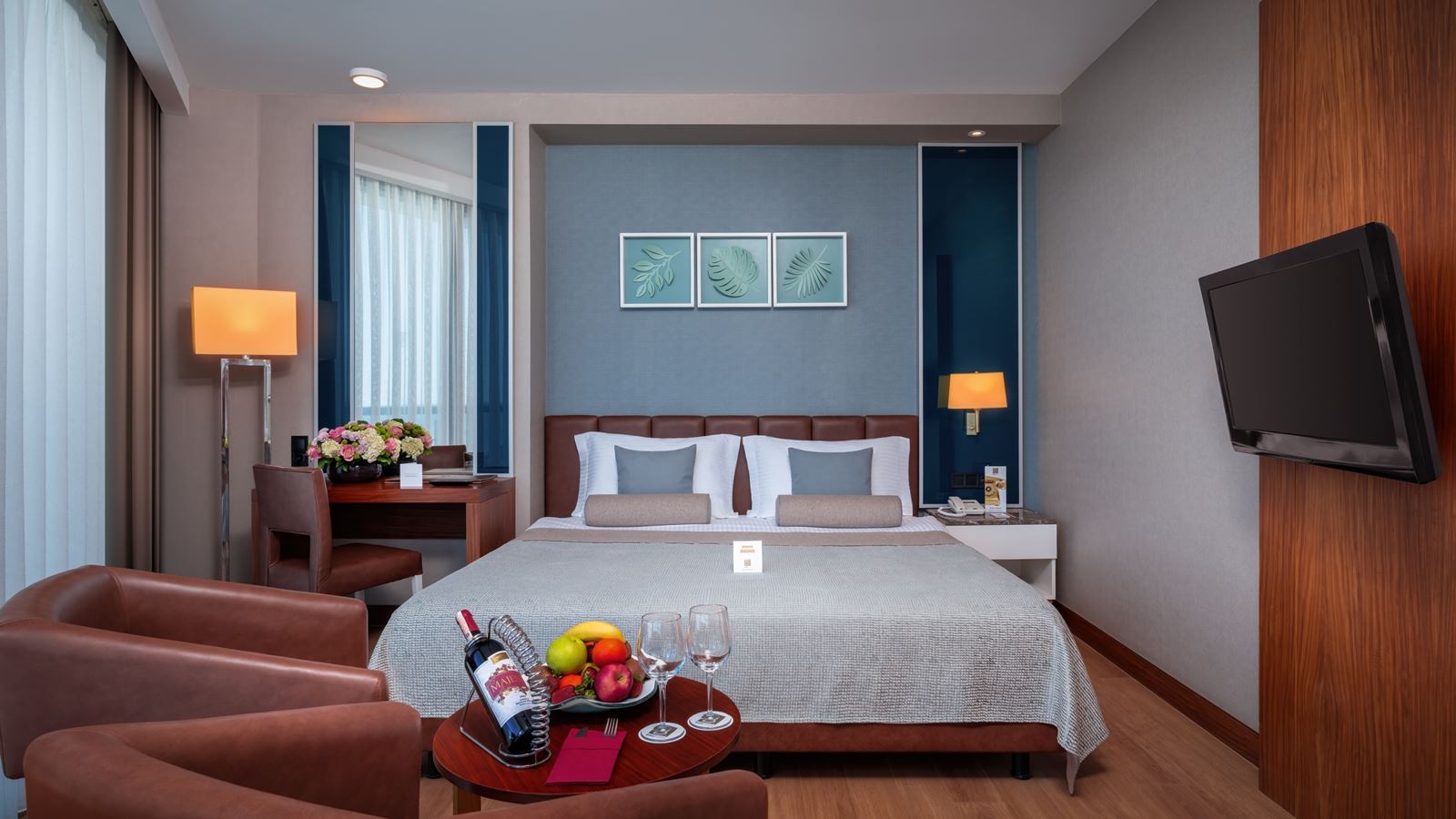 rooms-family-room-with-land-view