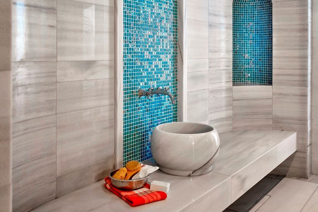 rooms-penthouse-suite-with-turkish-bath--jacuzzi