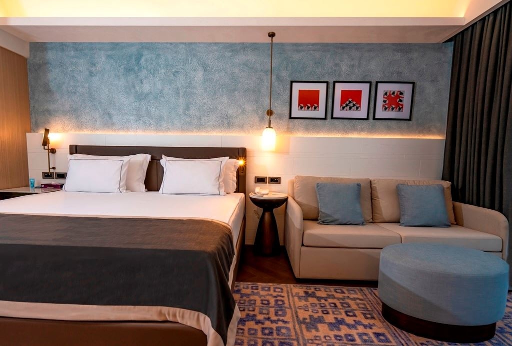 rooms-deluxe-room-side-sea-view